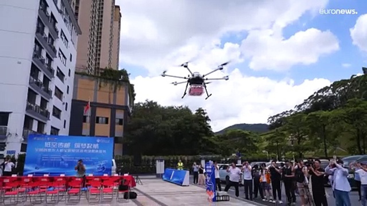 "طائرة بدون طيار".. جامعة صينية تبتكر طريقة جديدة لإرسال خطابات القبول