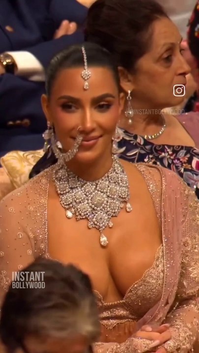 Kim KARDASHIAN HOTTIE