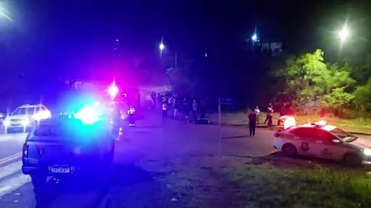 Condutor e passageiro de moto ficam feridos em acidente na Rua Souza Naves Sul