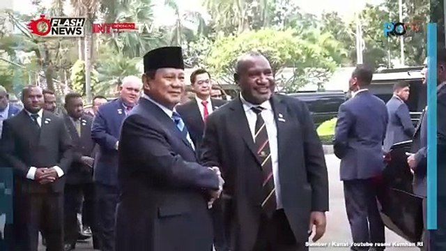 Momen Menteri Pertahanan Prabowo Subianto Terima Tunjungan Perdana Menteri Papua Nugini