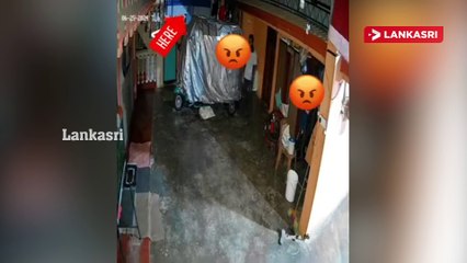 வவுனியாவில் பெண் அரச ஊழியர் குளிப்பதை காணொளி எடுத்த போதனாசிரியர்