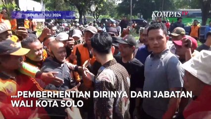 Warga Minta Bersalaman, saat Paripurna Pengunduran Diri Gibran
