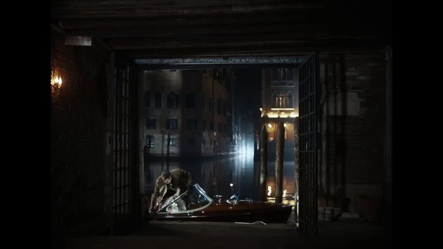 Across the River and Into the Trees Bande-annonce VO