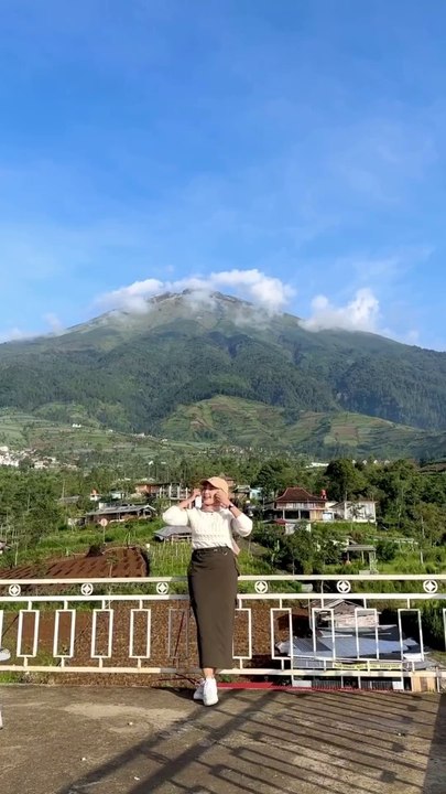 Siapaa nihhh yang punya hobi samaa, suka main ke alam  Aku mau spill Parfum 30 Ribuan‼️ Tahan 6-8 jam, ini dia yg selalu aku bawa tiap main keluar parfum