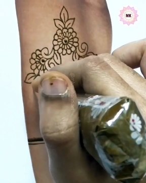 Kundali Bhagya fame Shraddha Arya inspired wedding mehndi design #kundalibhagya #shraddhaarya #bridalmehndi #mehndi #mehndidesign #mehnditutorials #henna #hennadesign #mehndivideo #hennavideo #mehndiinspiration #hennainspire #mkmehandiart #mkmehandi