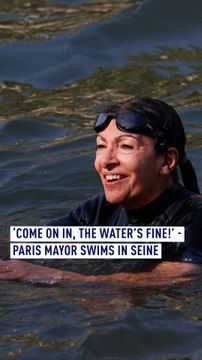 ‘Come on in, the water’s fine!’ - Paris mayor swims in Seine