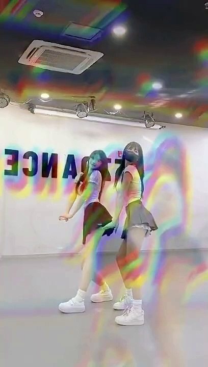 Viral  cute Chinese Girl Dance USA dance Girl 121