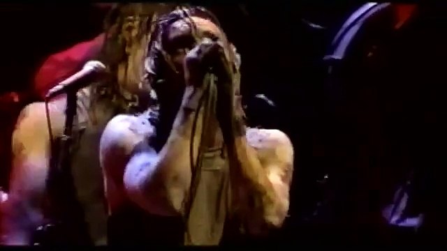 Nine Inch Nails chante Closer à Woodstock '94