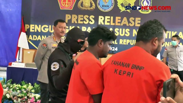 Detik-Detik Kapal Berbendera Singapura Bawa 106 Sabu Ditangkap di Perairan Kepri