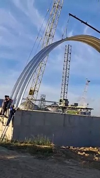 Grain dryers are used to reduce the moisture content of harvested grains. The main reasons for using these machines are as follows: 1.	Long-term Storage: High moisture content can cause grains to rot and mold. The drying process allows grains to be stored