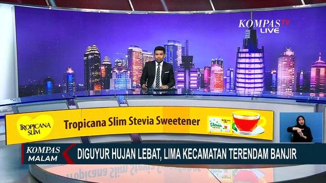 Usai Dilanda Banjir Setinggi 1 Meter Lebih, Siswa di Luwu Bersihkan Ruang Kelas