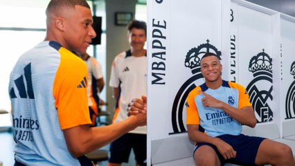 Mbappé saluda a sus nuevos compañeros del Real Madrid en su primer día como merengue