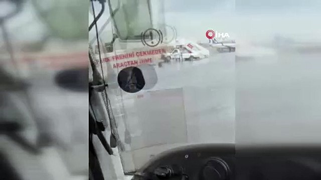 Ankara'yı sel vurdu Esenboğa Havalimanı göle döndü!