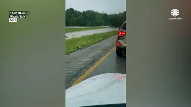 Illinois man swims across flooded median on Interstate 64
