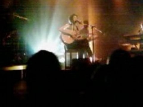 AYO CONCERT - DOWN ON MY KNEES (2)