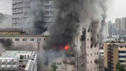 中 쓰촨성 백화점 화재로 16명 사망..."공사 중 발화" / YTN