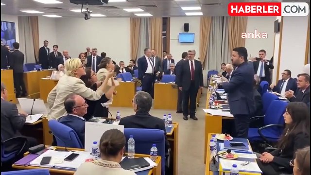 Sokak hayvanlarına ötanazi yapılmasını öngören kanun teklifinin görüşmeleri ertelendi, ilk 3 madde kabul edildi