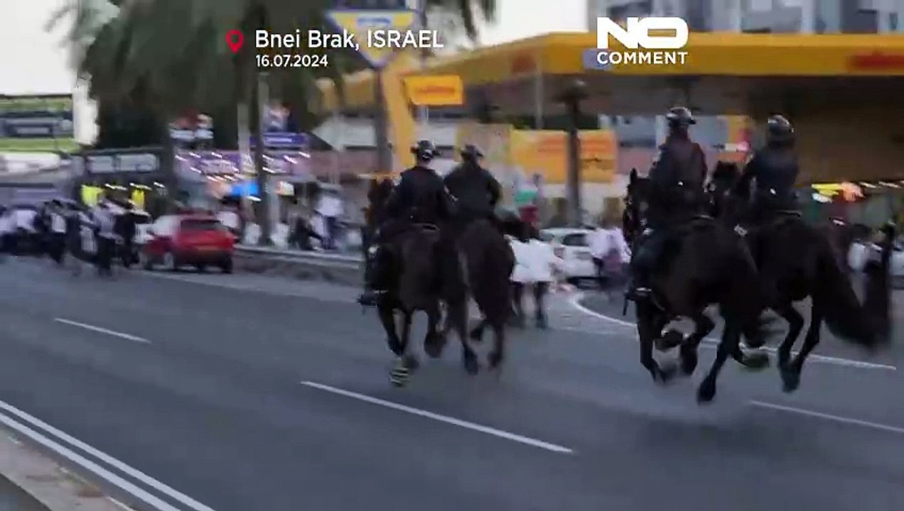 İsrail'de zorunlu askerliğe karşı çıkan ultra-Ortodoks Yahudiler otoyolu kapattı