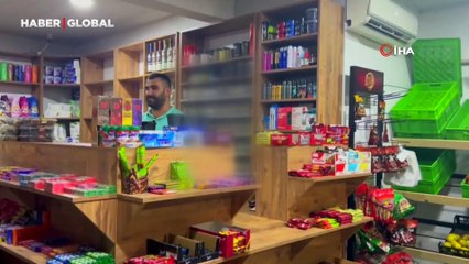 İnşaat işçisinden işletme sahibini duygulandıran hareket: Zemin kirlenmesin diye...