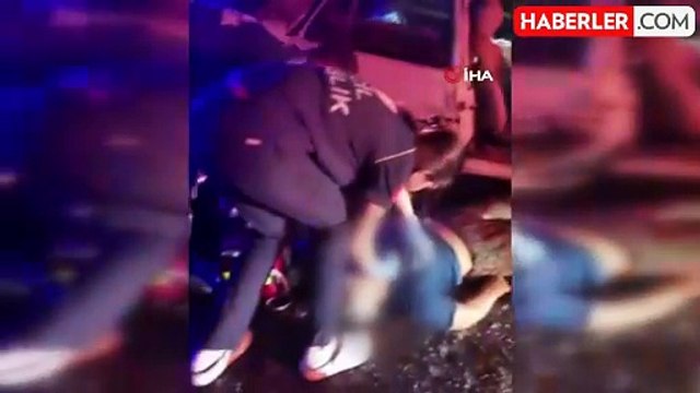 Otomobiller kafa kafaya çarpıştı! 2'si çocuk 3 kişi hayatını kaybetti, 10 kişi yaralandı