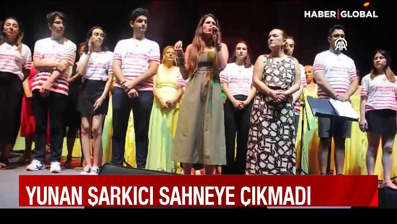 Yunan şarkıcı Despina'dan büyük küstahlık! Türk bayrağını görünce sahneye çıkmadı 