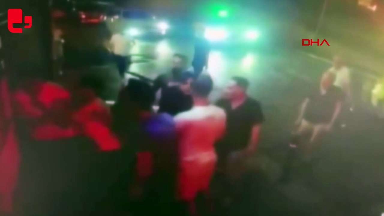 Kardeşini dövenlere ateş etti... O anlar kamerada