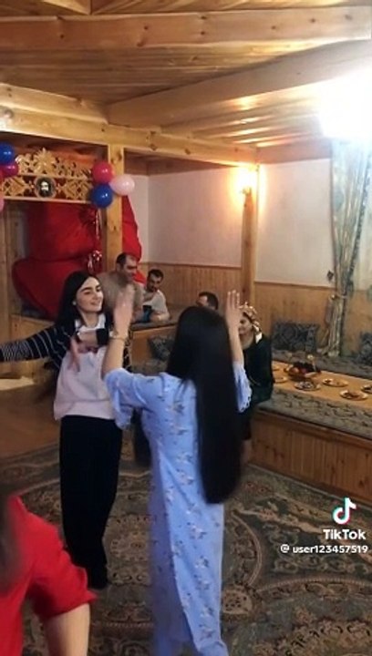 Iranian girls dance