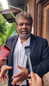 Enseignants réunionnais : Jean-Hugues Ratenon monte au créneau