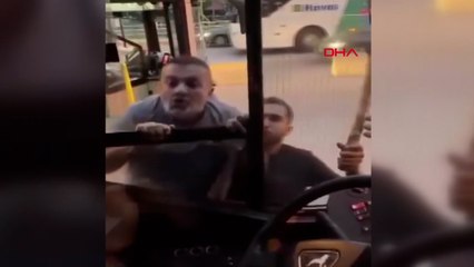 Otobüs şoförüne sopalı saldırı kamerada
