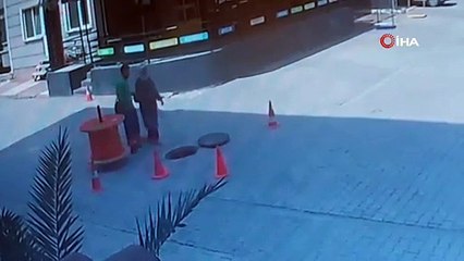Görme engelli çift kapağı açık rögara düştü