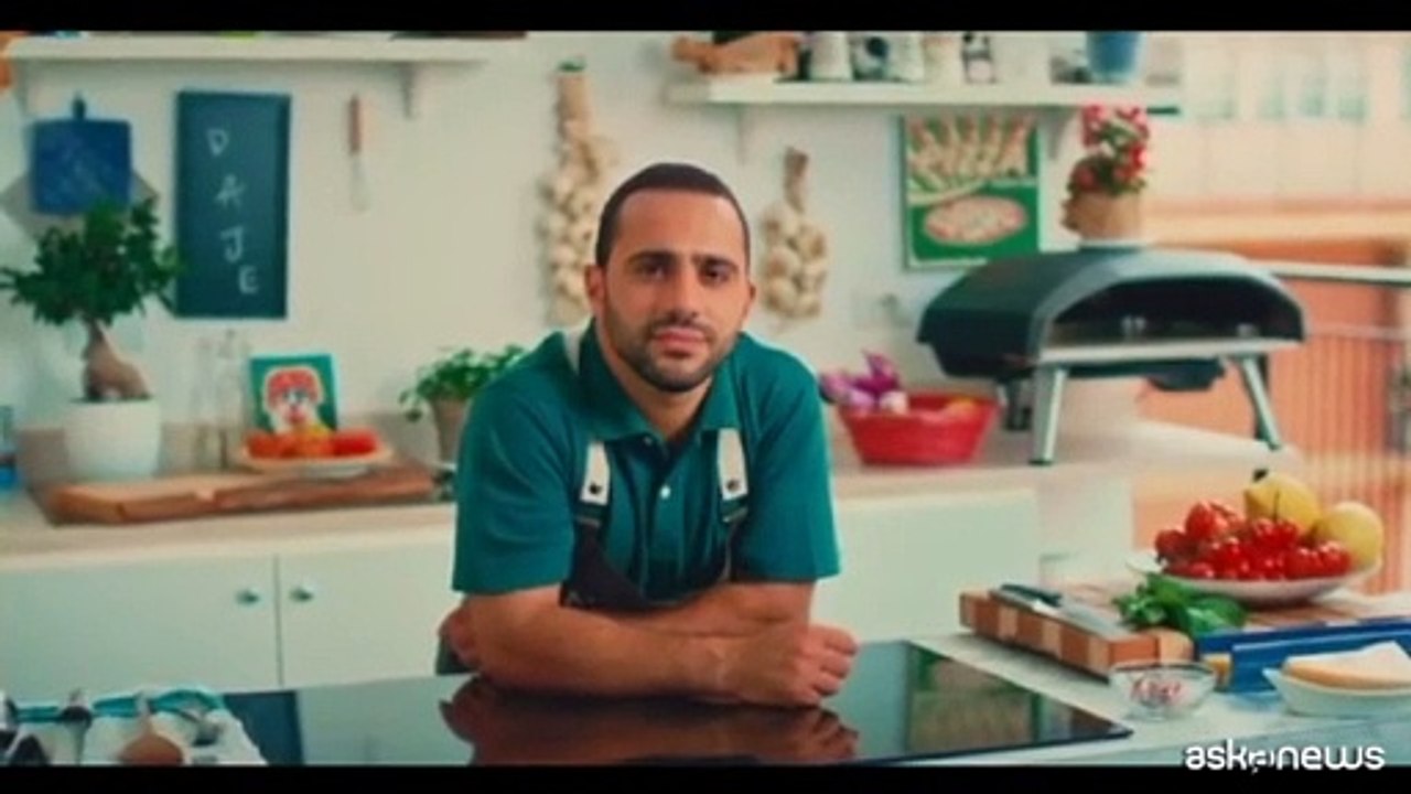 "Guida e basta", tre influencer nello spot sicurezza stradale di Anas