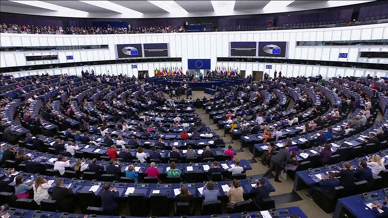 EU-Parlament wählt von der Leyen abermals zur Kommissionspräsidentin