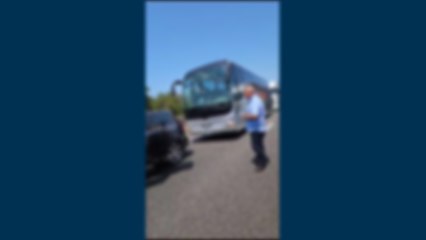 Eboli, incidente sulla A2: autista di bus offre riparo dalla calura