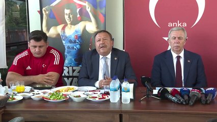 Mansur Yavaş ASKİ sporcularıyla buluştu