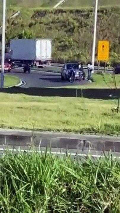 Criminoso assalta motociclista com ajuda de comparsa em plena luz do dia em Campinas de Pirajá