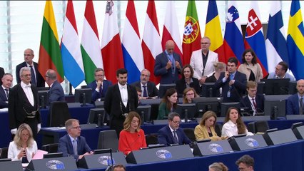 Von der Leyen logra la aprobación de Eurocámara con mayoría suficiente para un segundo mandato