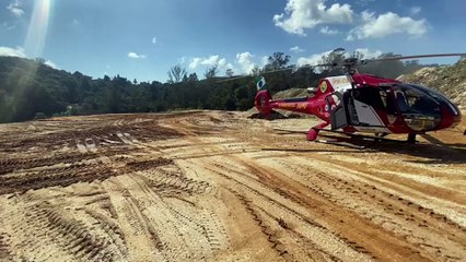 Idoso é socorrido de helicóptero após acidente em fábrica em RBS