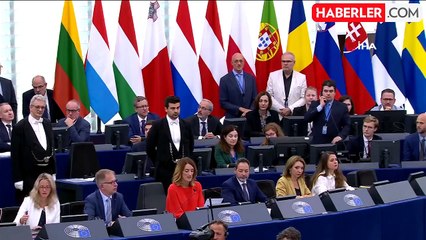 Ursula von der Leyen, Avrupa Birliği Komisyonu Başkanı olarak yeniden seçildi