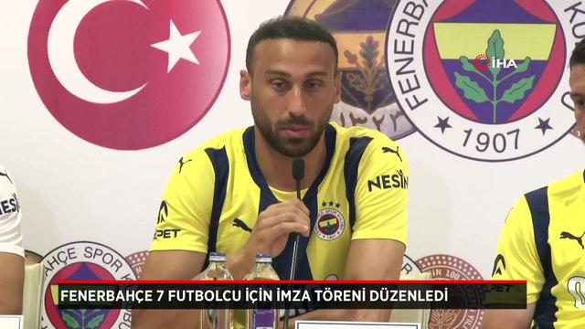 Fenerbahçe 7 futbolcu için imza töreni düzenledi