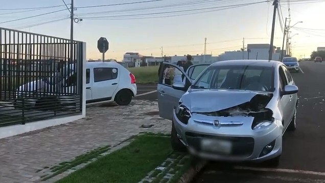 Idosa fica ferida em acidente entre dois carros no Florais