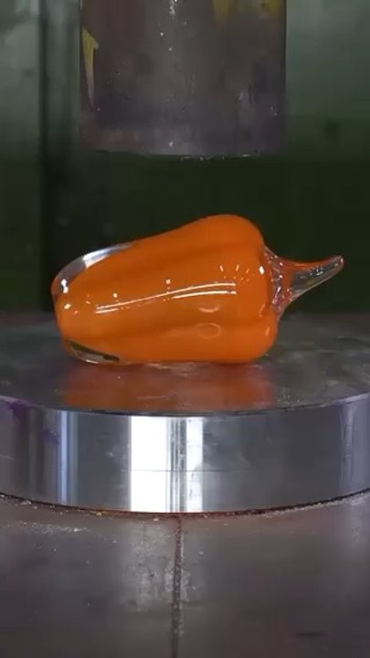 Crushing marble balls with 150 ton Hydraulic Press