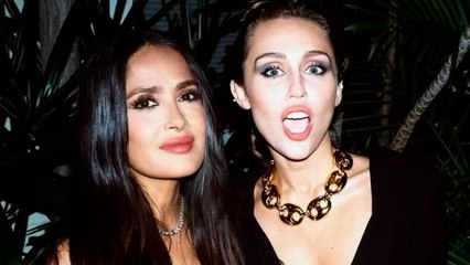 Salma Hayek deslumbra con su figura en evento de Gucci y Miley Cyrus