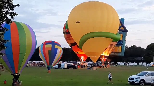 Thousands flock to Doncaster Balloon Festival