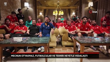 Mecnun Otyakmaz, futbolcular ve teknik heyetle vedalaştı