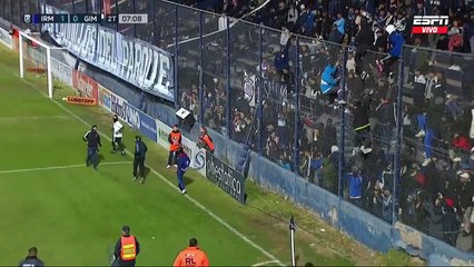 ¡Insólito! Así fue la invasión al campo en Gimnasia vs Independiente Rivadavia