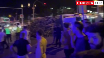 Batman'da odun yüklü kamyon devrildi: 2 yaralı