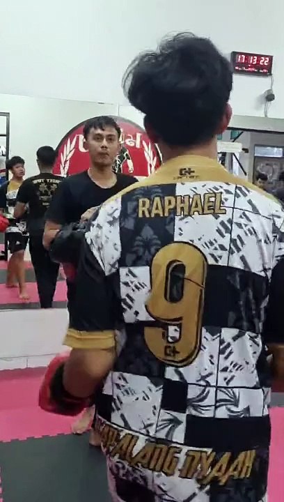 LATIHAN MUAYTHAI