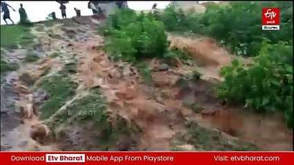 పెద్దవాగు ప్రాజెక్టుకు భారీ గండి - రెండు వేల కుటుంబాలపై వరద ప్రభావం