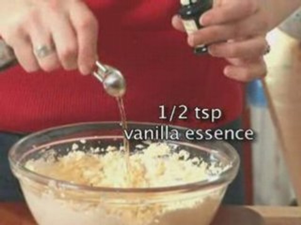 How To Make Carrot Cake Recipe (Food   Drink  Sweet)