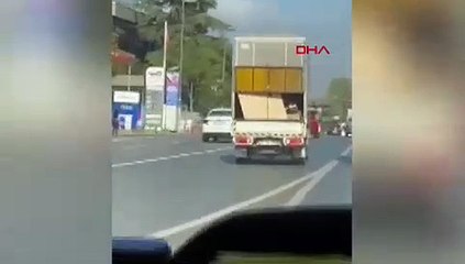 Üsküdar'da yol verme tartışması: O anlar kamerada